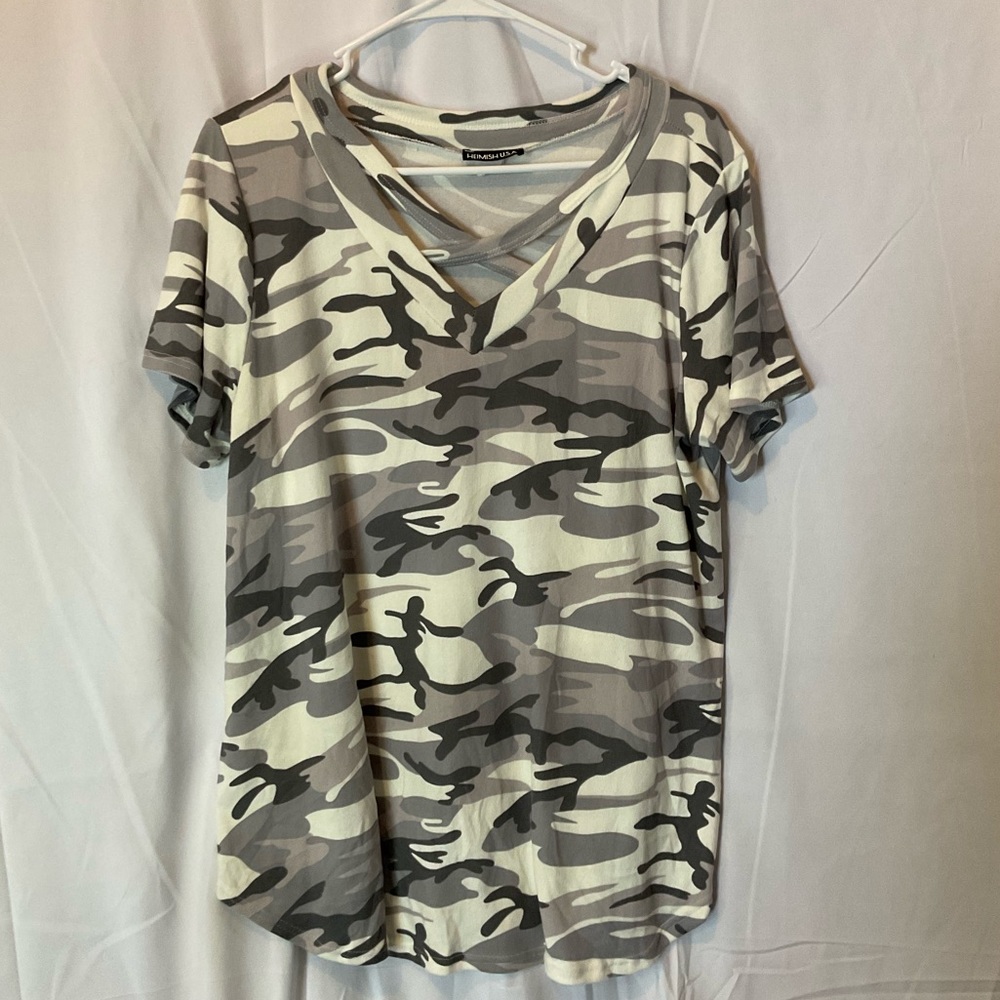 Heimish Women’s Short Sleeve V-Neck Gray Camouflage Size Large - Picture 1 of 11